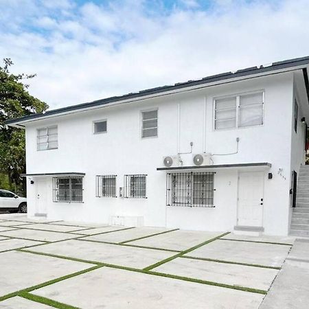 Fully Equipped Apartments With Parking Near Cocowalk Miami Exteriör bild