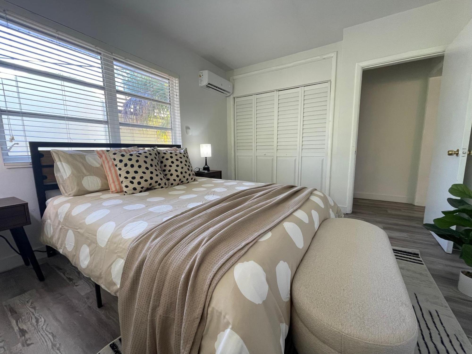 Fully Equipped Apartments With Parking Near Cocowalk Miami Exteriör bild