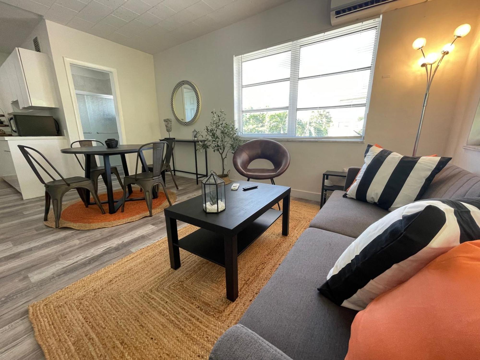 Fully Equipped Apartments With Parking Near Cocowalk Miami Exteriör bild