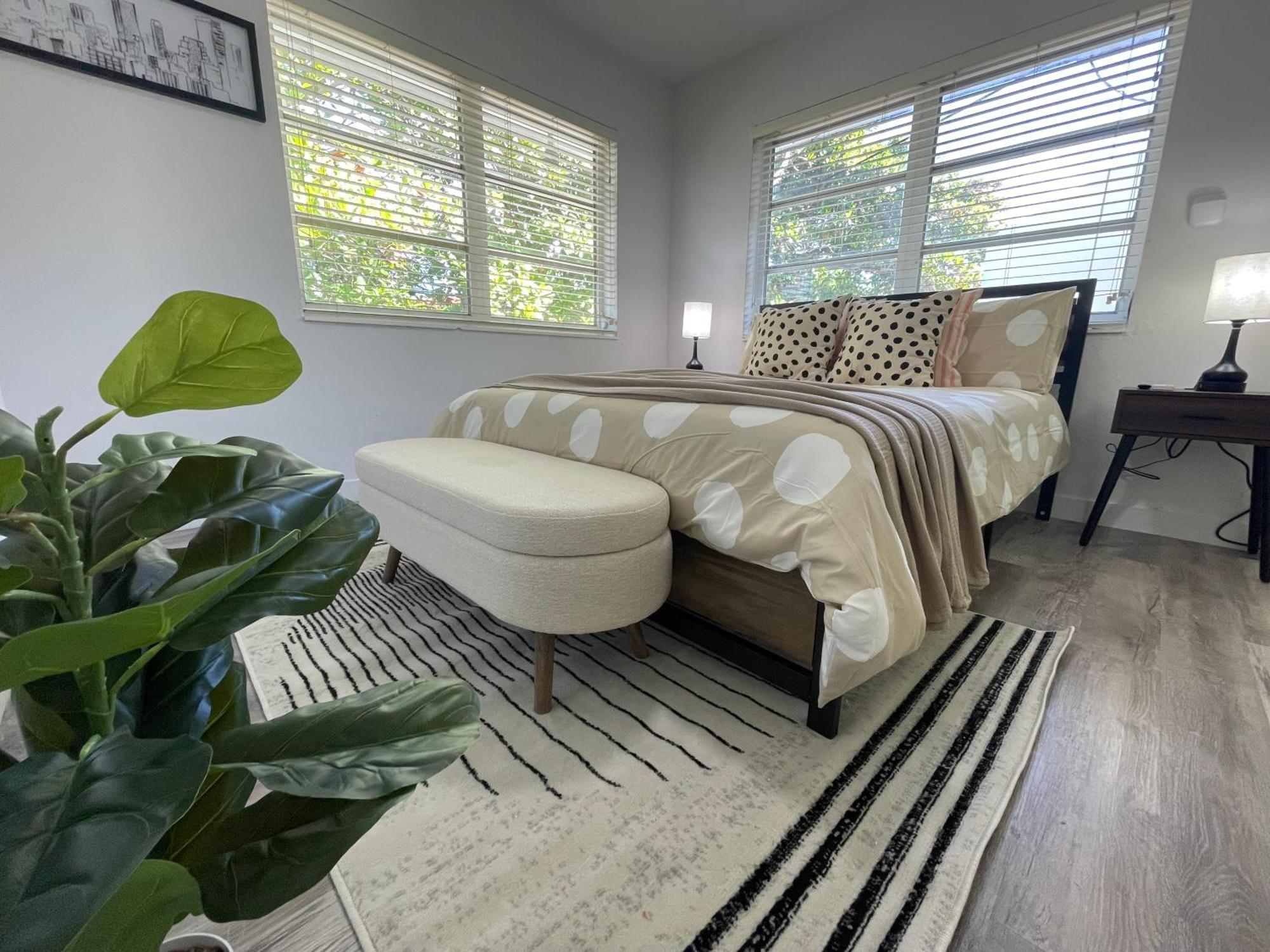Fully Equipped Apartments With Parking Near Cocowalk Miami Exteriör bild