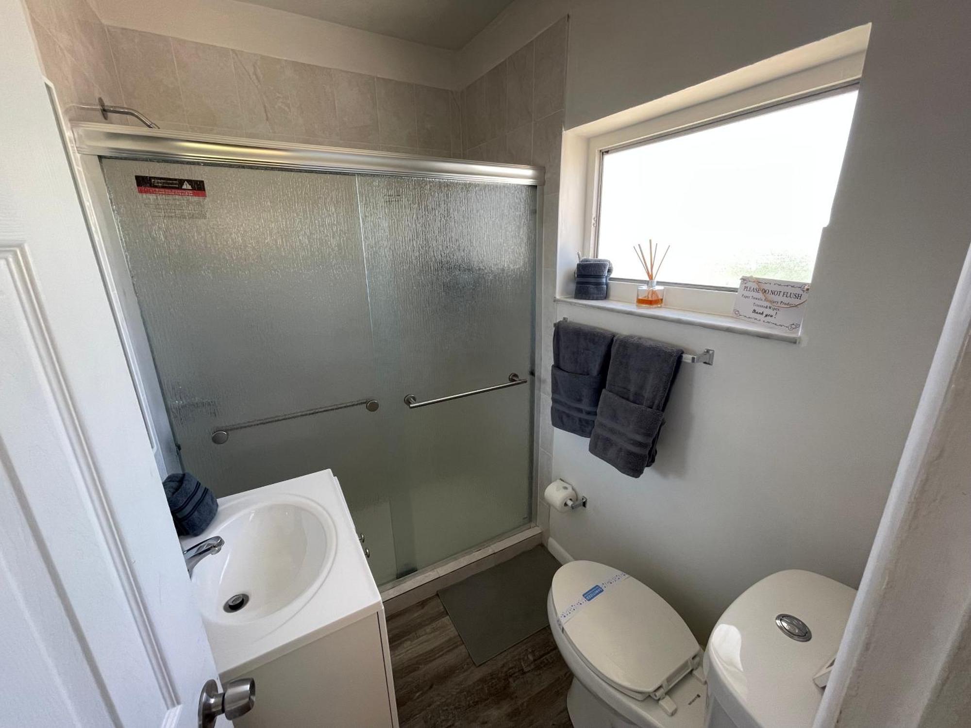 Fully Equipped Apartments With Parking Near Cocowalk Miami Exteriör bild