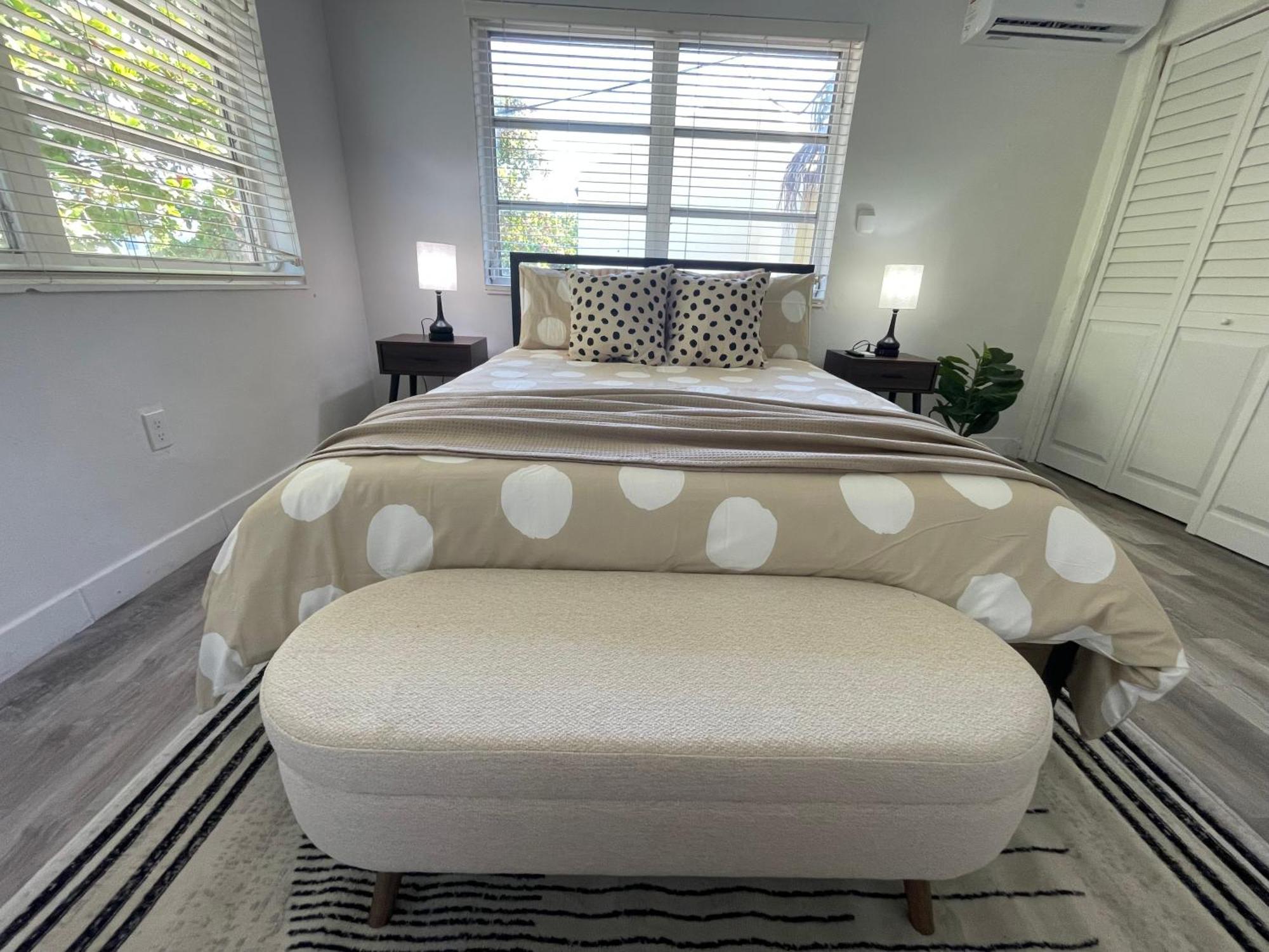 Fully Equipped Apartments With Parking Near Cocowalk Miami Exteriör bild