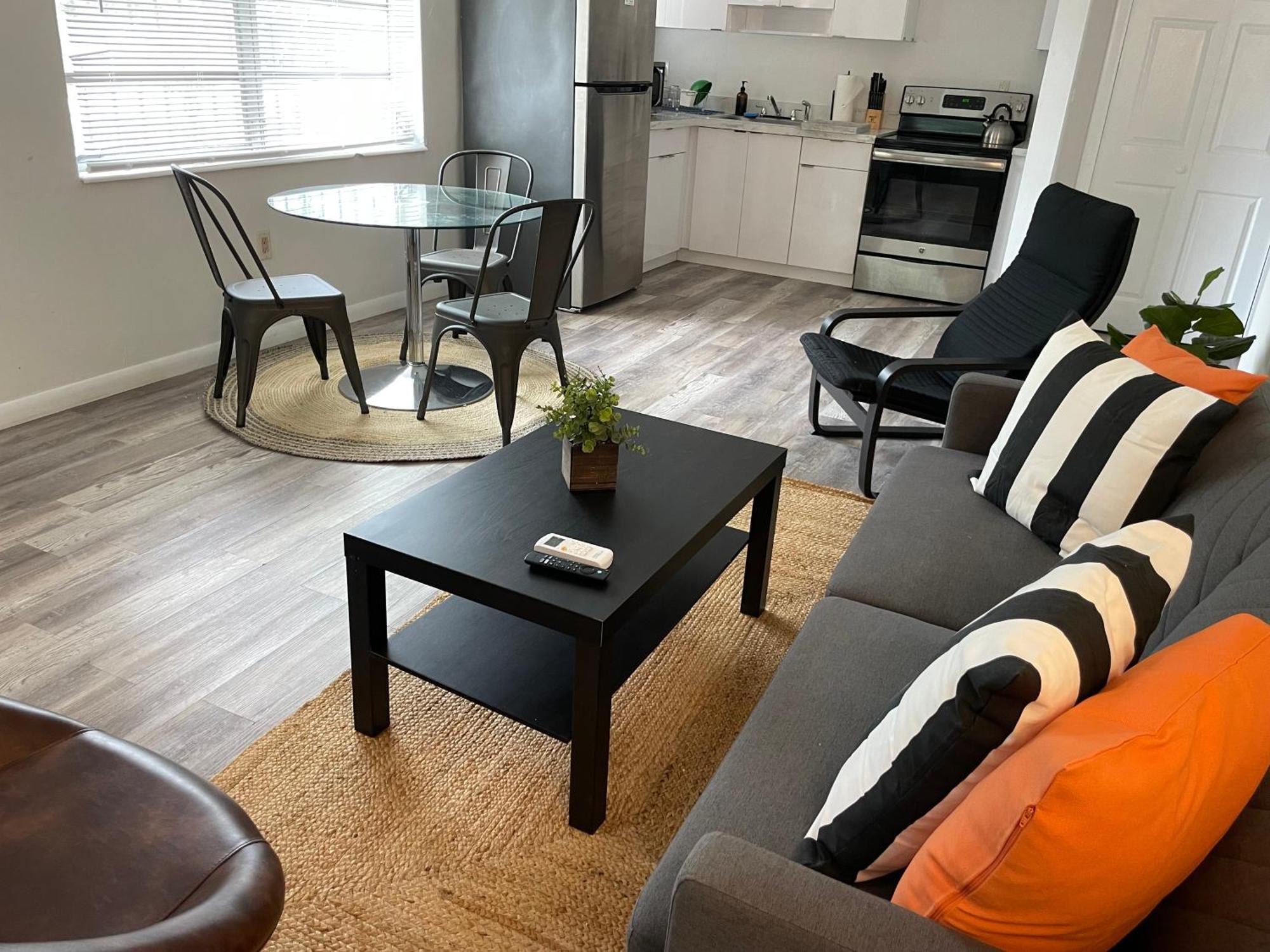 Fully Equipped Apartments With Parking Near Cocowalk Miami Exteriör bild