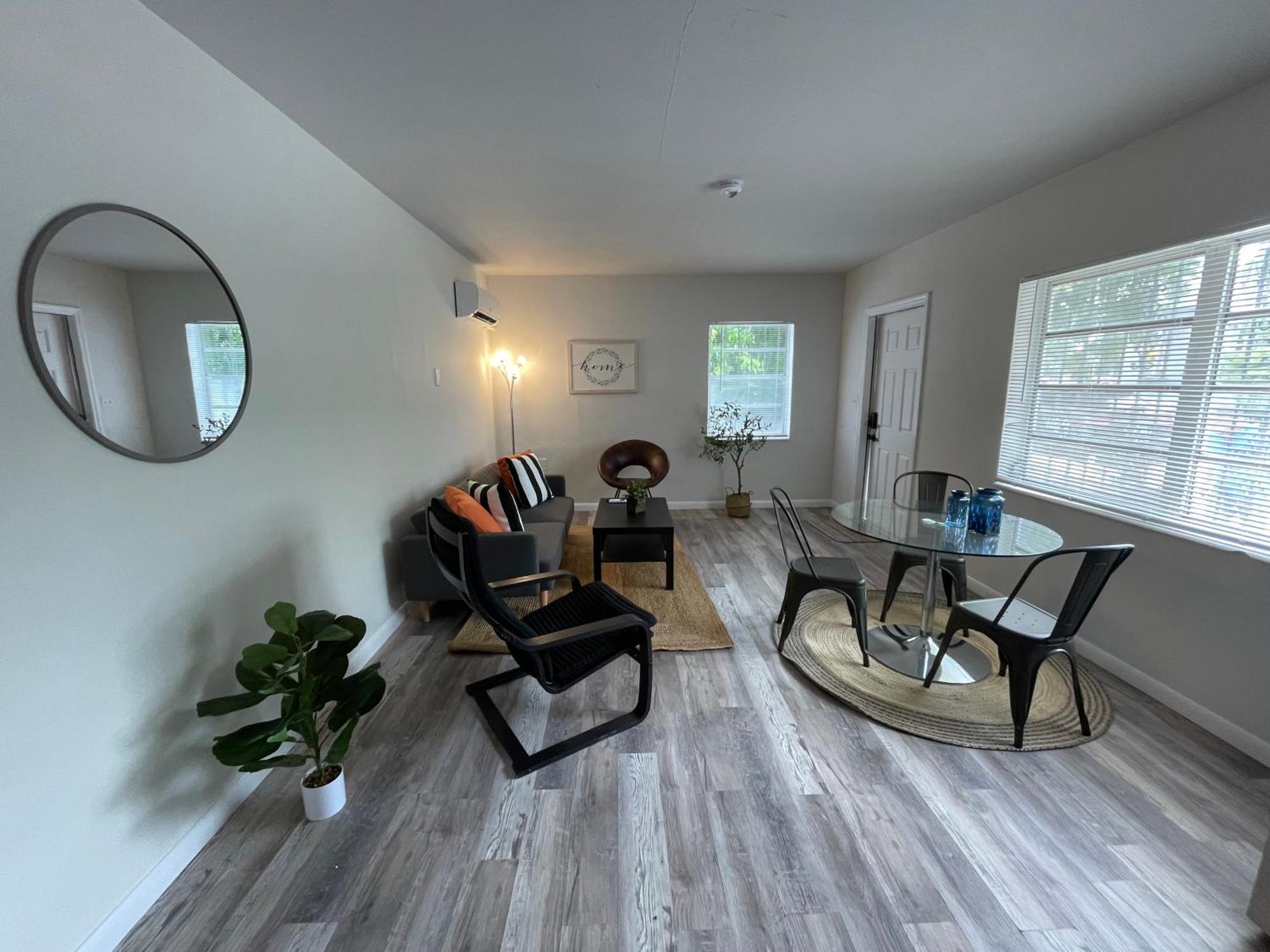 Fully Equipped Apartments With Parking Near Cocowalk Miami Exteriör bild