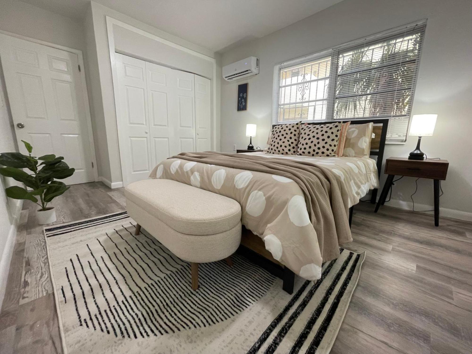 Fully Equipped Apartments With Parking Near Cocowalk Miami Exteriör bild