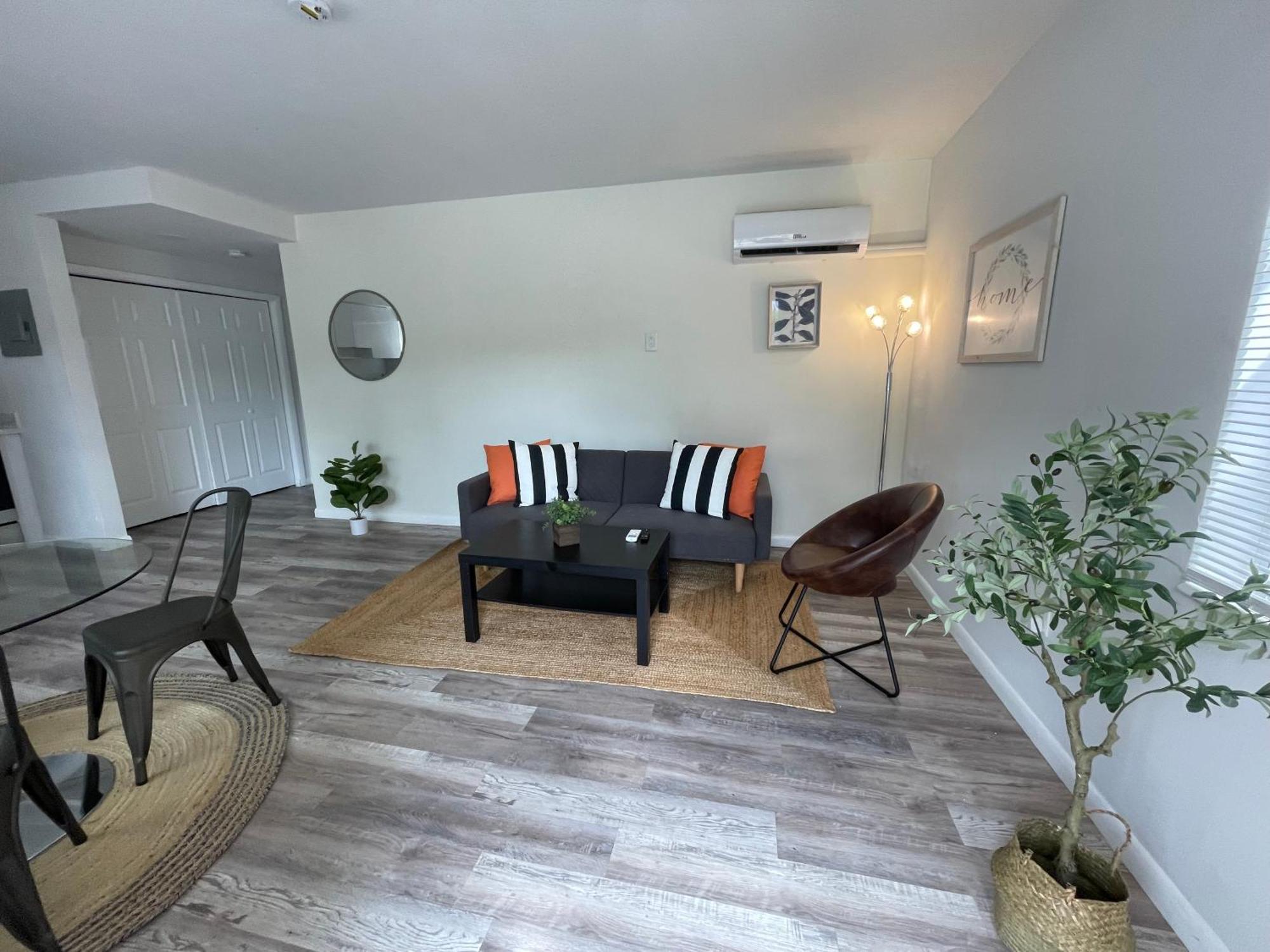 Fully Equipped Apartments With Parking Near Cocowalk Miami Exteriör bild