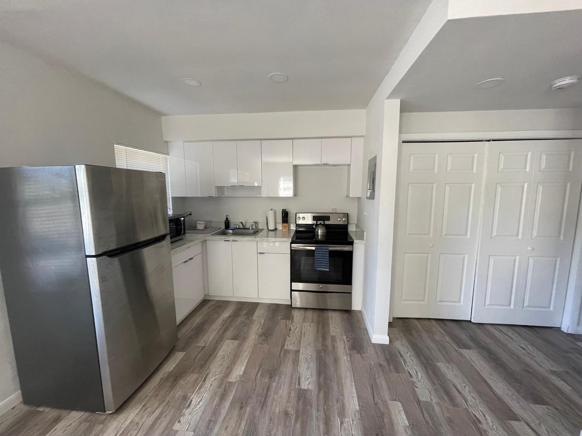 Fully Equipped Apartments With Parking Near Cocowalk Miami Exteriör bild