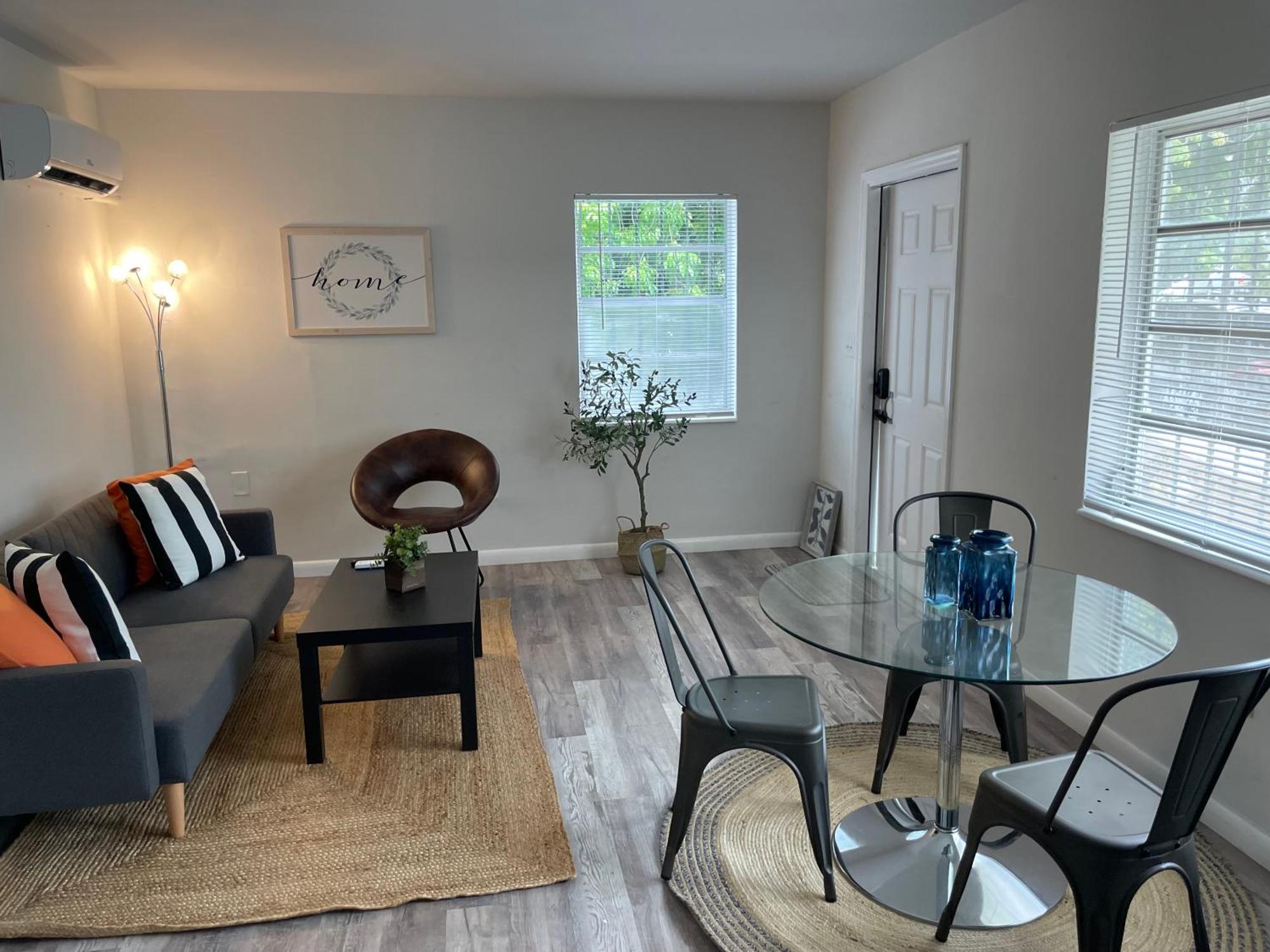 Fully Equipped Apartments With Parking Near Cocowalk Miami Exteriör bild