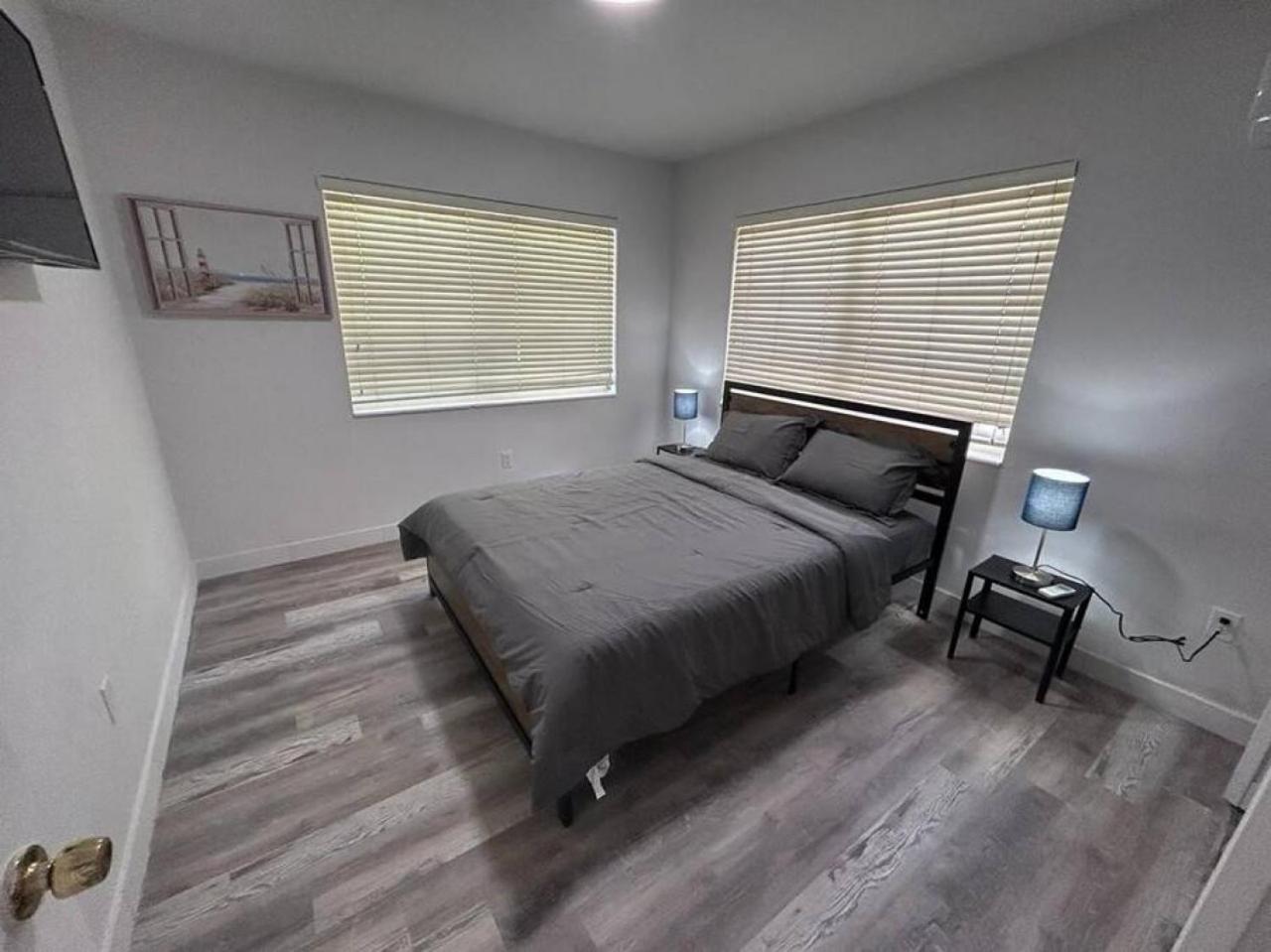 Fully Equipped Apartments With Parking Near Cocowalk Miami Exteriör bild